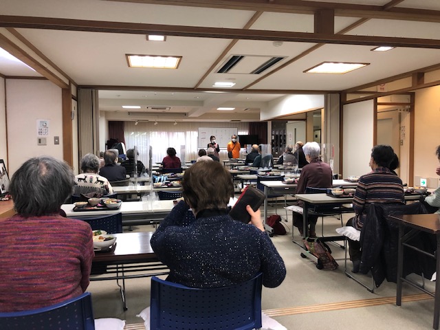 給食会の様子